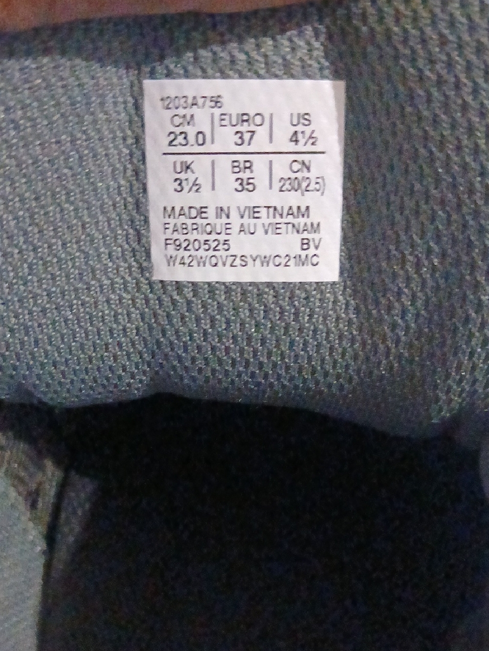 NWT ASICS - Picture 7 of 12